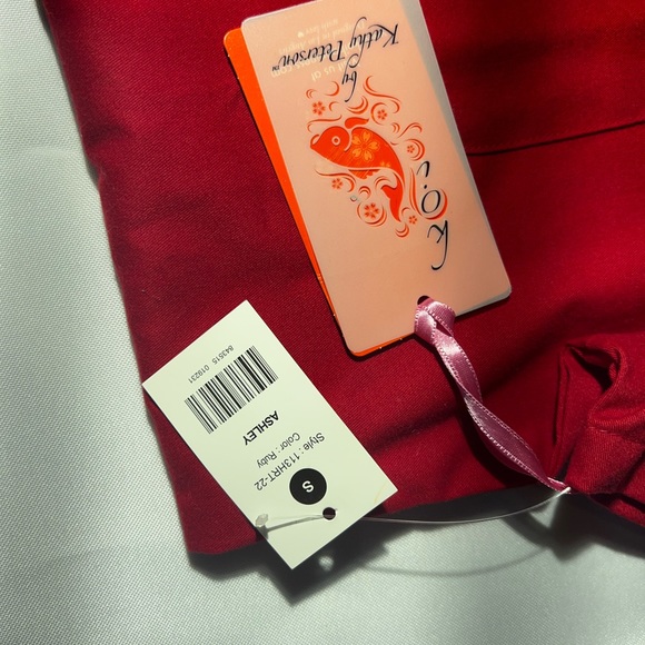 Women’s Scrub Top, Koi brand, NWT - Picture 4 of 4